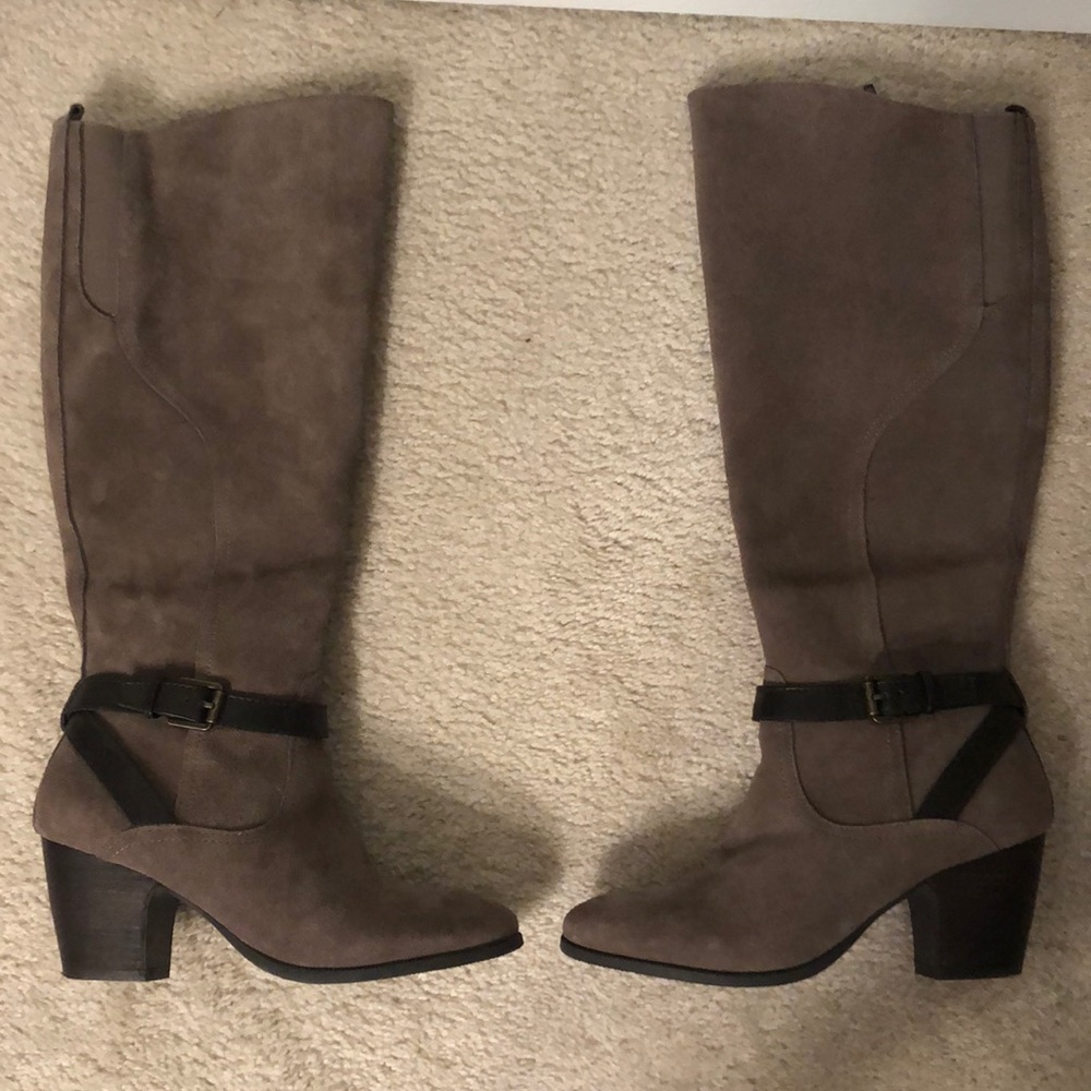 Tall brown boots with buckle. Size 7.5